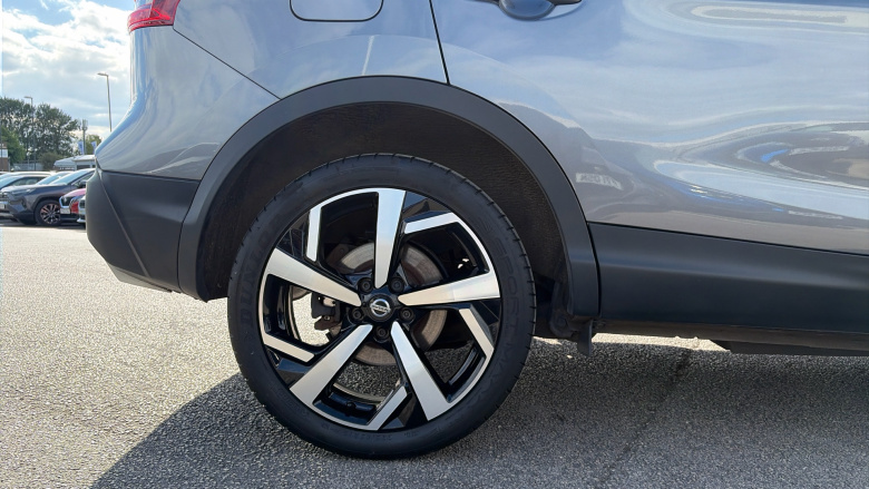 Nissan Qashqai 1.3 DiG-T 160 Tekna+ 5dr Petrol Hatchback